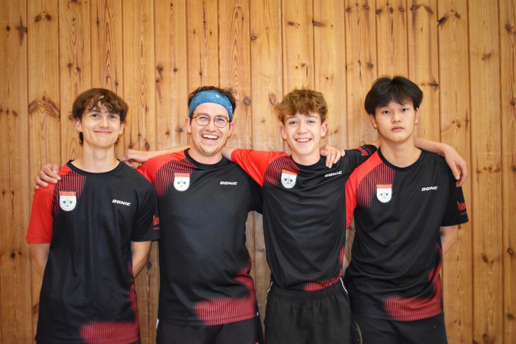1. Mannschaft
von links: Marinus Huber, Michael Huber, Thomas Schöffel, Kevin Li