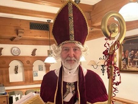 Nikolaus alias Georg Biechl bei der Weinnachtsfeier 2024